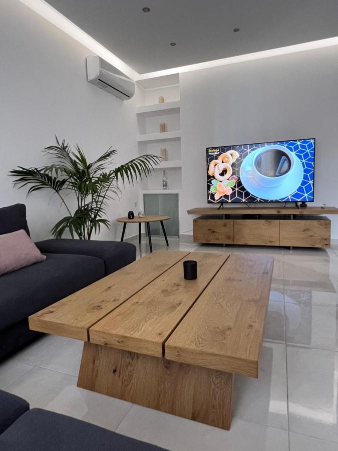 Modern Apartment Close To Airport With Gym And Bbq Iraklio Exterior foto