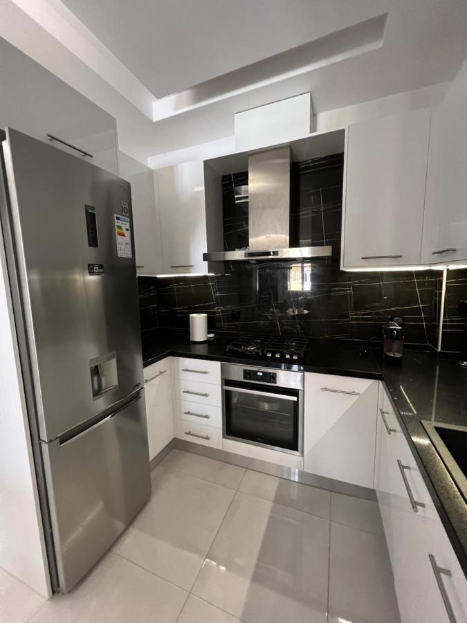 Modern Apartment Close To Airport With Gym And Bbq Iraklio Exterior foto