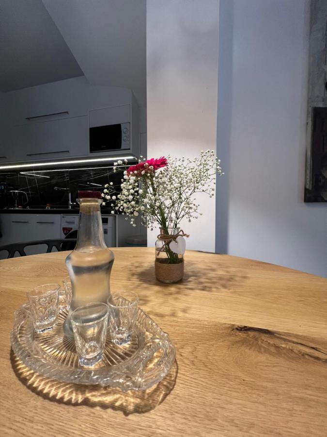 Modern Apartment Close To Airport With Gym And Bbq Iraklio Exterior foto
